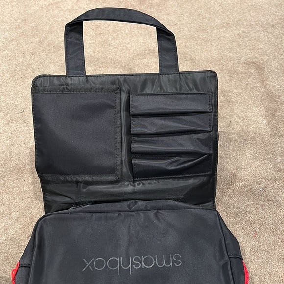 Black and red smashbox cosmetic bag - Picture 2 of 5